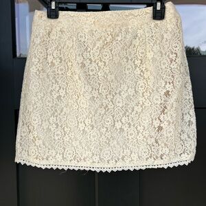 Womens Ivory Cream Chic Lace Mini Skirt Size Large (fits like a M). Boho casual